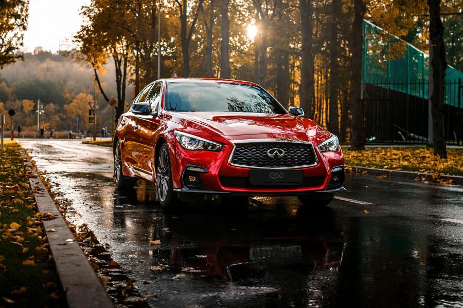  Infiniti Q50S Red Sport 2018 года  (CIS) (фото 8 из 14)